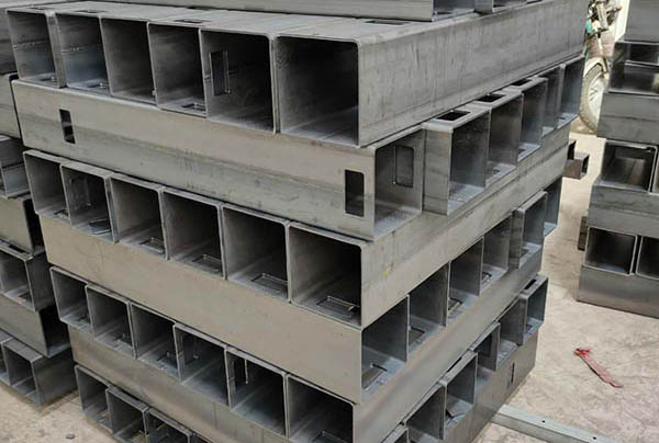 郊区大口径方管